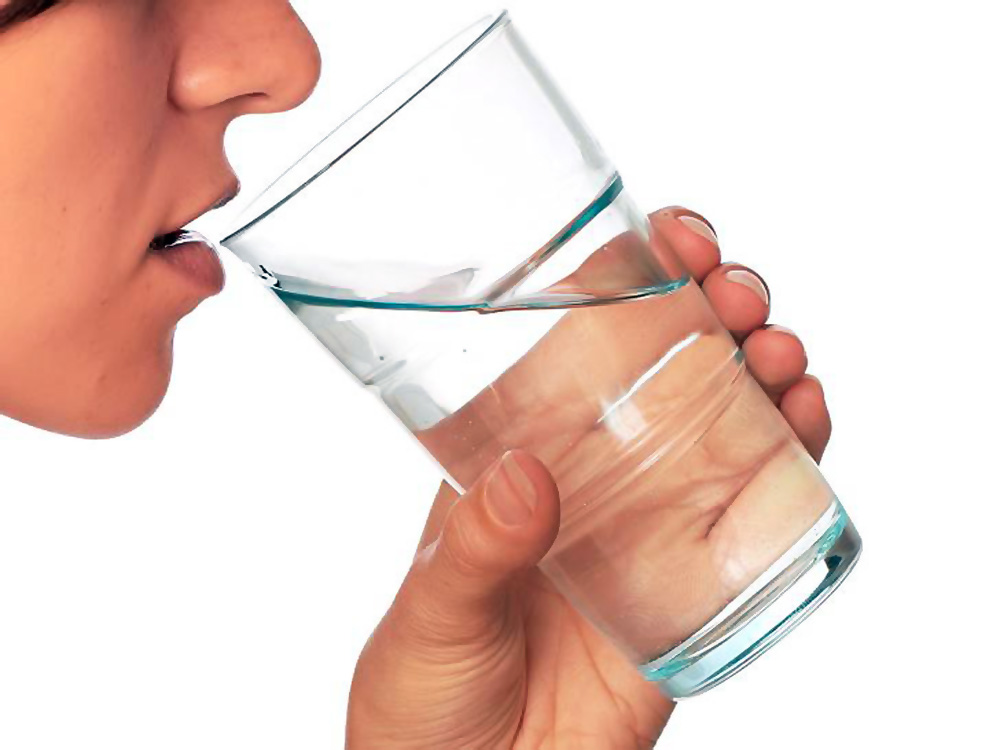 Стал больше пить воды. Малое употребление воды. Пить воду. Жажда воды. Питье зараженной воды.
